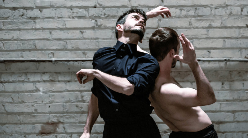 Visceral Dance Chicago is seeking experienced dancers for Company and Associate Member