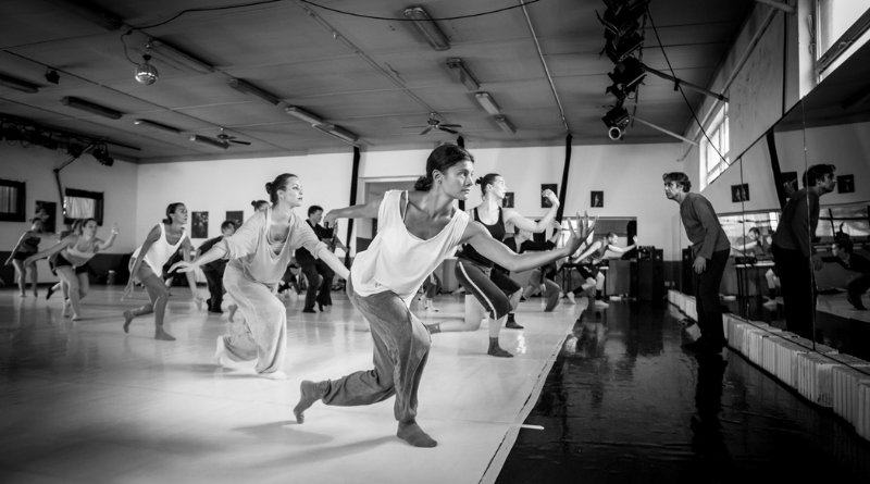 Join Budapest Dance Theatre 's International Elite Training Programme