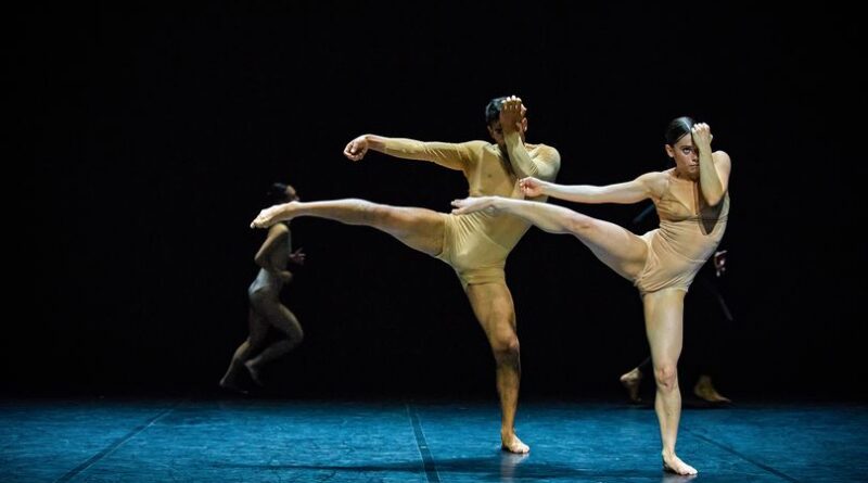 Aura Dance Theatre is Looking for Dancers