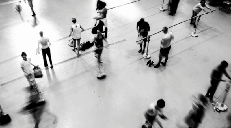 Les Ballets de Monte Carlo Seeks 4 Female Dancers